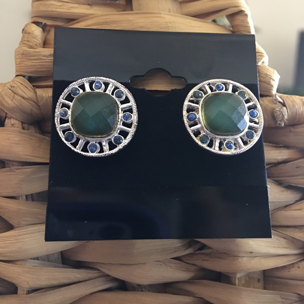 Vintage faceted glass silver tone button earrings